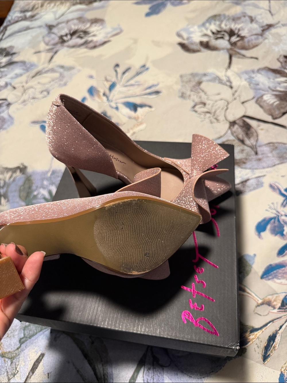 Betsey Johnson Dusty Pink Glitter Bow Pumps - Picture 3 of 7